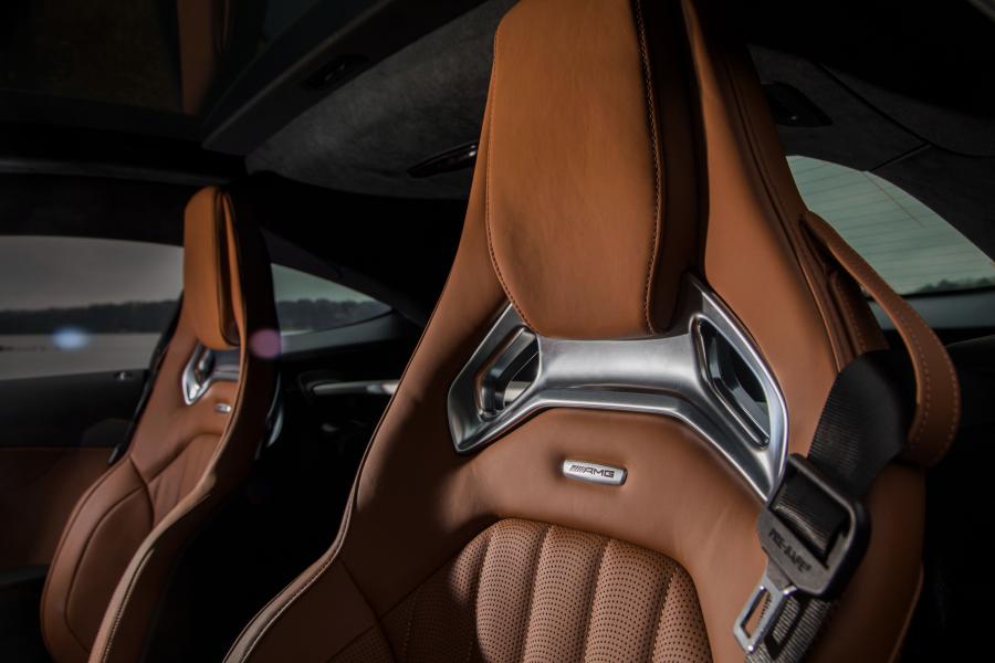 Детали интерьера Mercedes-AMG GT C (C190) 2017 года  (NA) (фото 14 из 40)